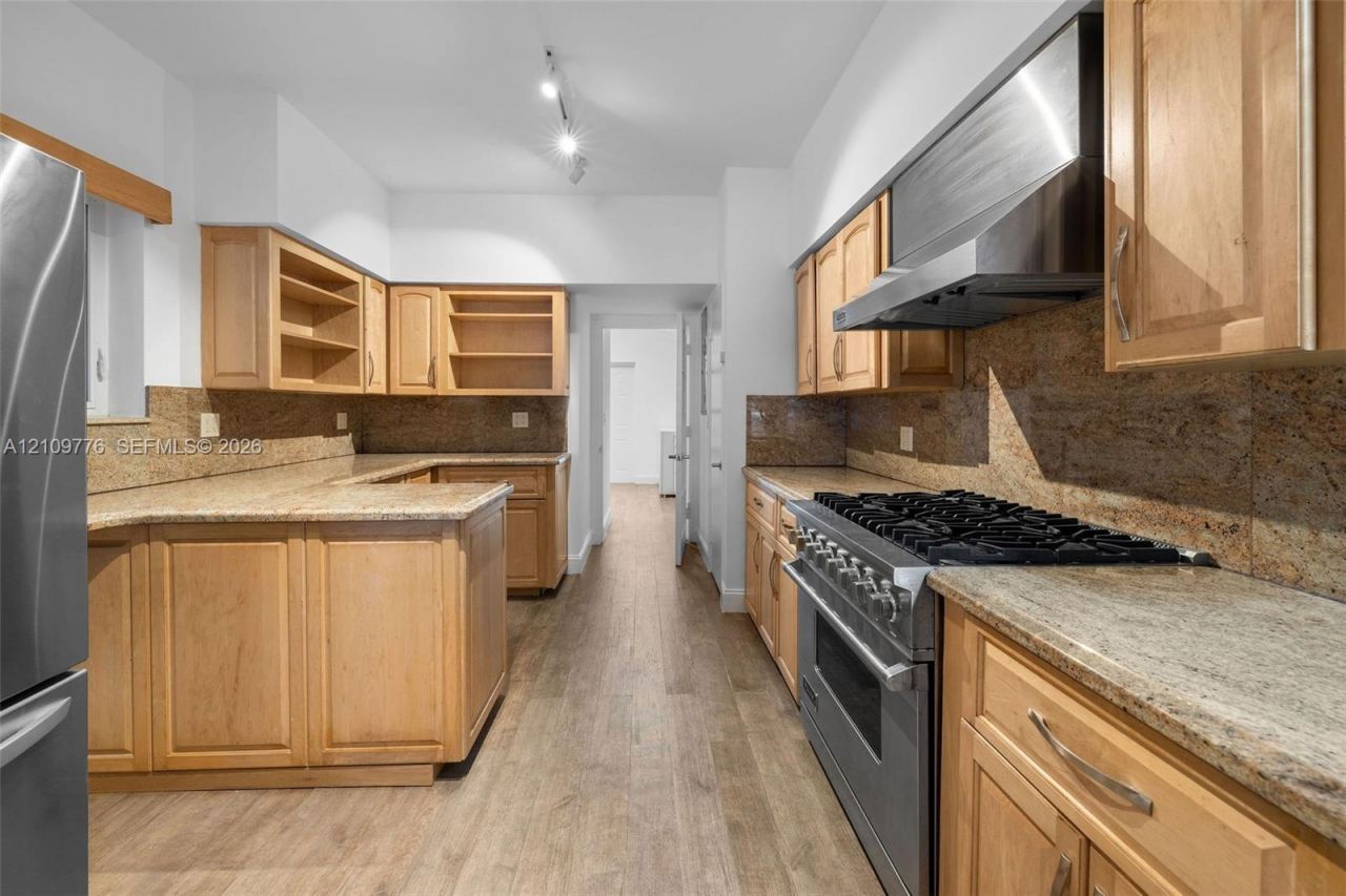 251 N Shore Dr , Unit 251, Miami Beach, FL 33141 Photo
