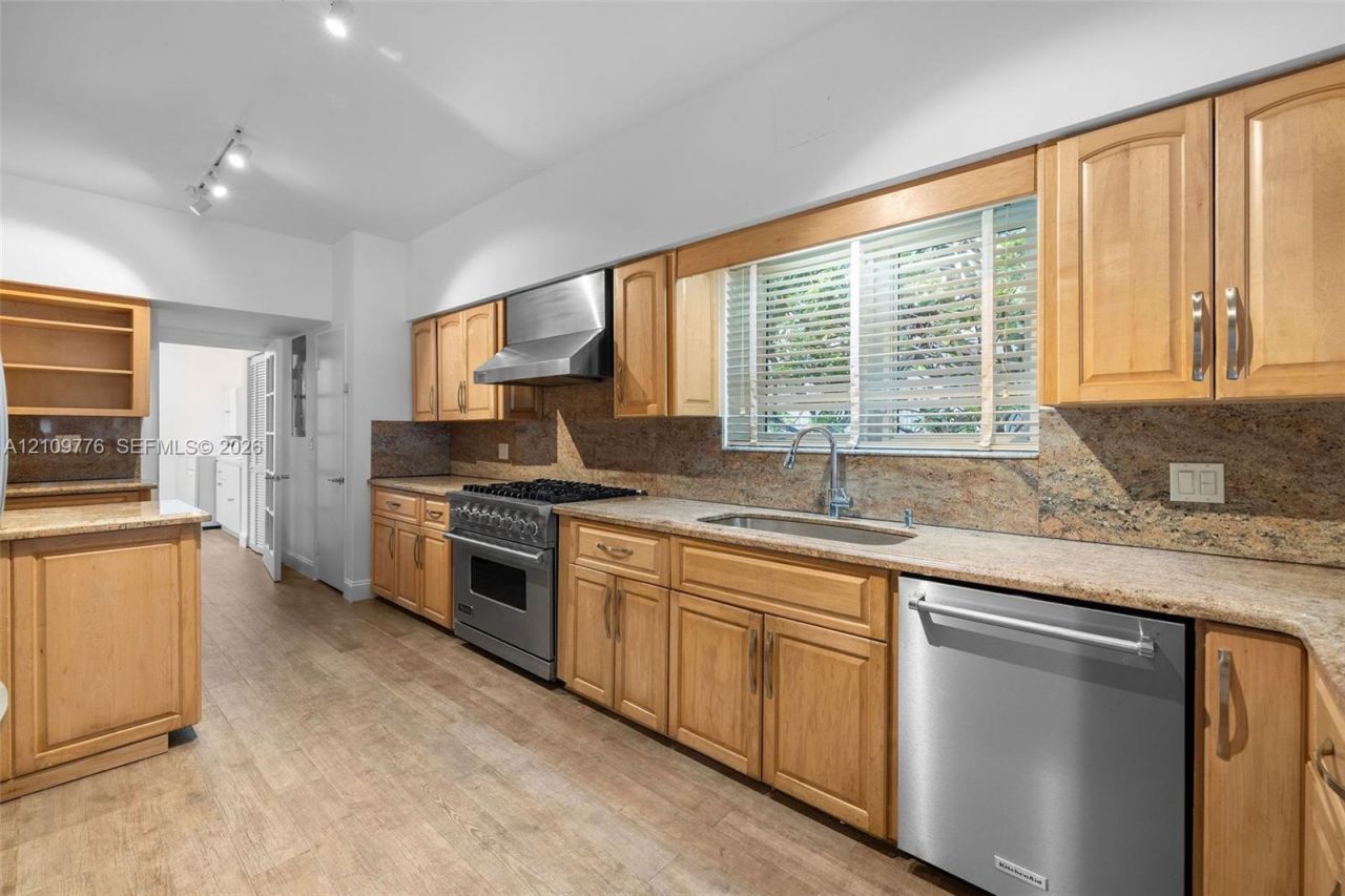 251 N Shore Dr , Unit 251, Miami Beach, FL 33141 Photo