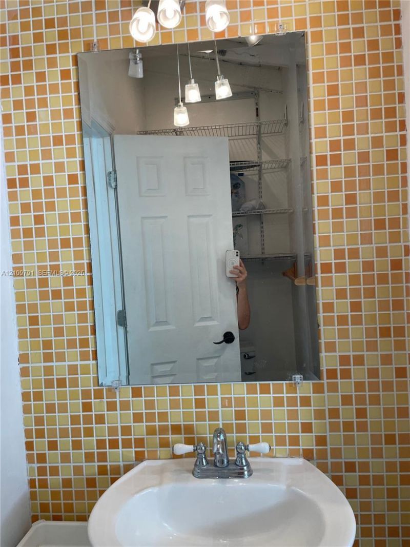 1365 Marseille Dr , Unit 1, Miami Beach, FL 33141 Photo