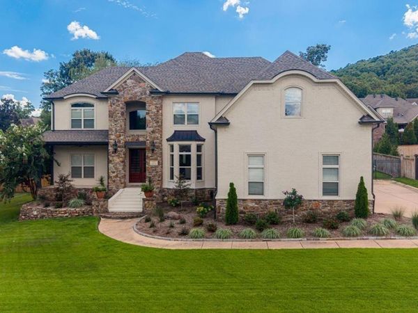 135 Courts Lane, Little Rock, AR 72223