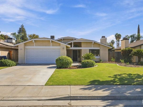 9205 Hoxie Court, Bakersfield, CA 93311
