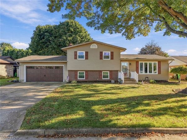 116 Karns Drive , Dover, OH 44622