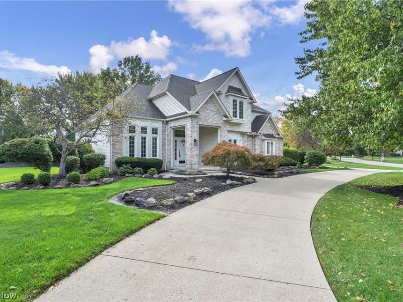 34461 Laurel Way, Avon, OH 44011 Photo 2
