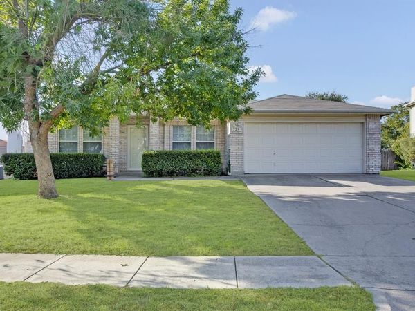 729 Raven Drive, Saginaw, TX 76131