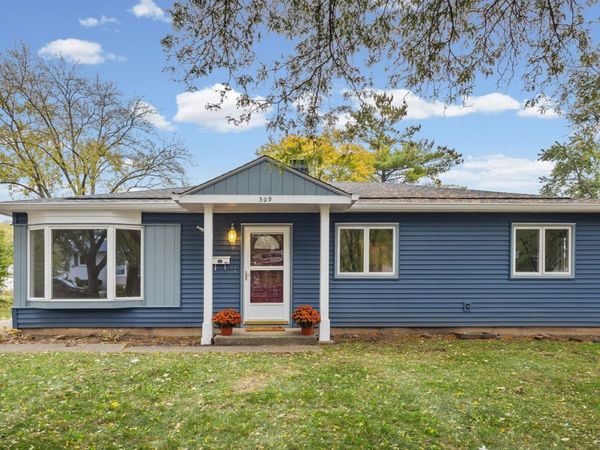 509 N California Avenue , Mundelein, IL 60060