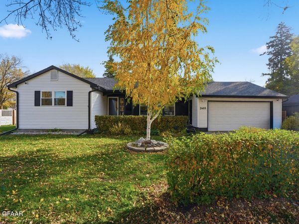 2403 CHESTNUT Street , Grand Forks, ND 58203