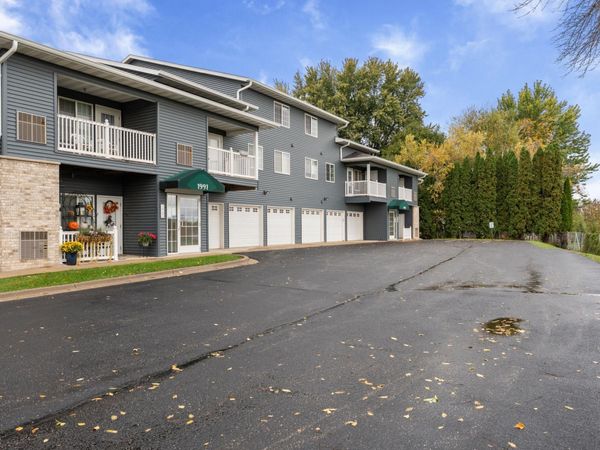1991 29th Place NW, Unit 207, Rochester, MN 55901