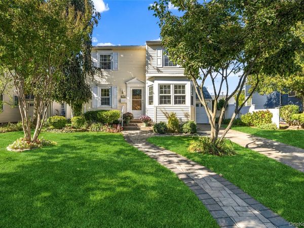 2366 Sycamore Avenue , Wantagh, NY 11793