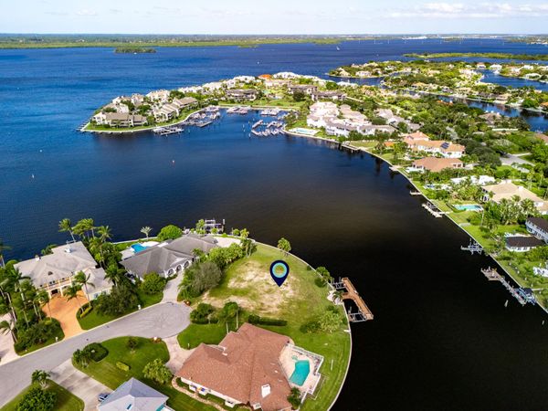 1946 Windward Way, Vero Beach, FL 32963