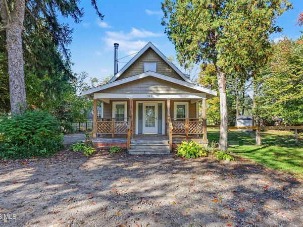 523 N Holland Sylvania Road , Toledo, OH 43615