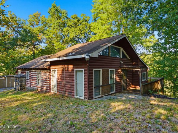 2969 Veterans Blvd, Pigeon Forge, TN 37863