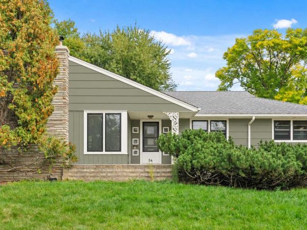 54 Hilltop Lane , Saint Paul, MN 55116