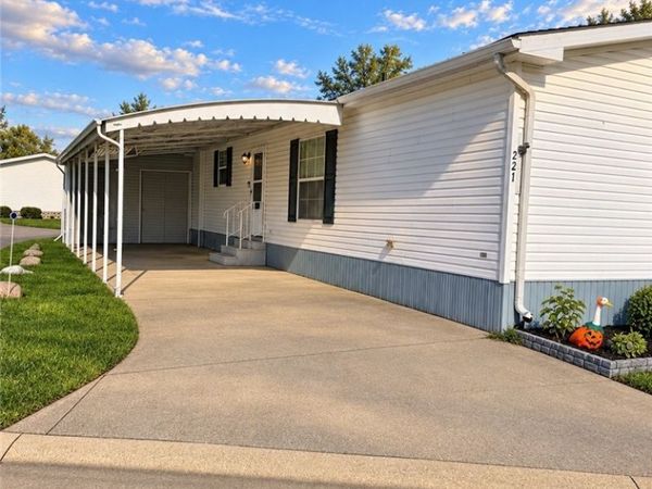 221 Gull Drive, Elyria, OH 44035