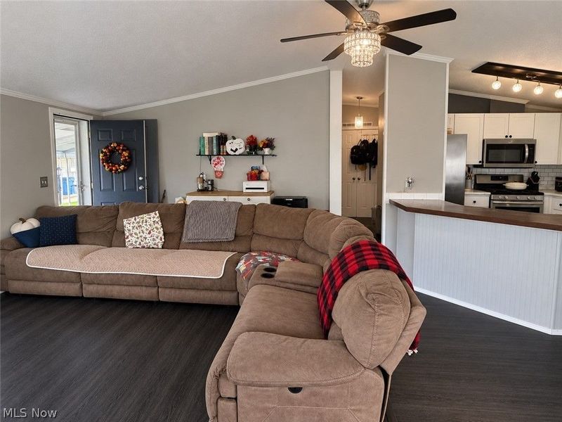 221 Gull Drive, Elyria, OH 44035 Photo 3