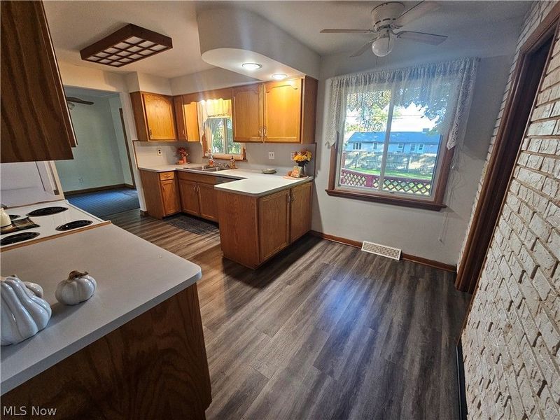 901 Columbia Drive , Amherst, OH 44001 Photo 17