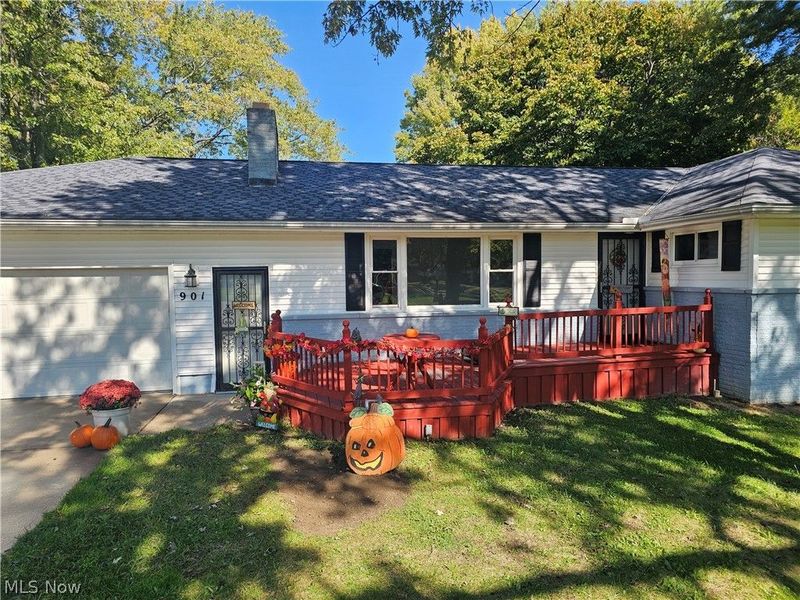 901 Columbia Drive , Amherst, OH 44001 Photo 4