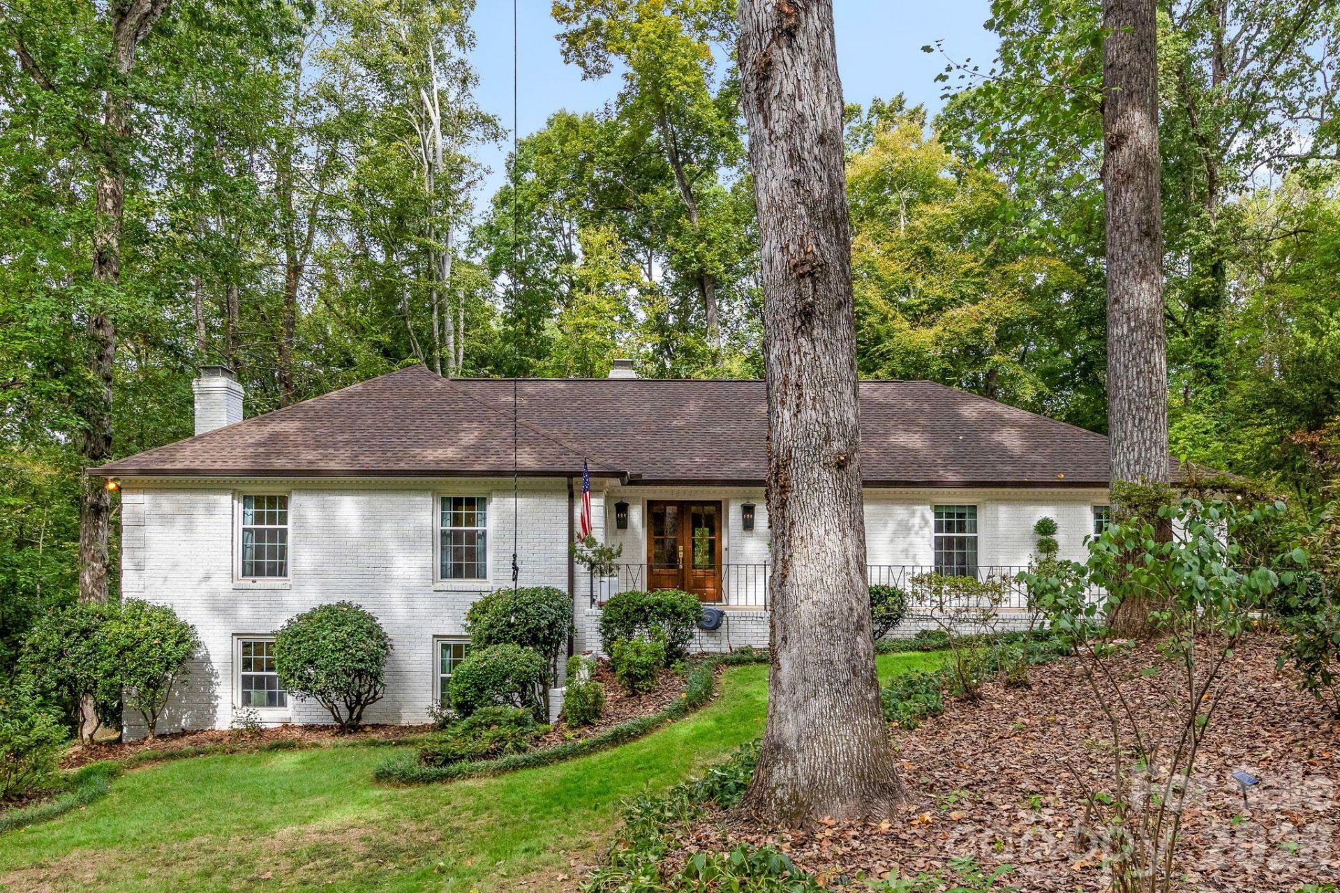 4015 Oldfield Road, Charlotte, NC 28226 Main Photo