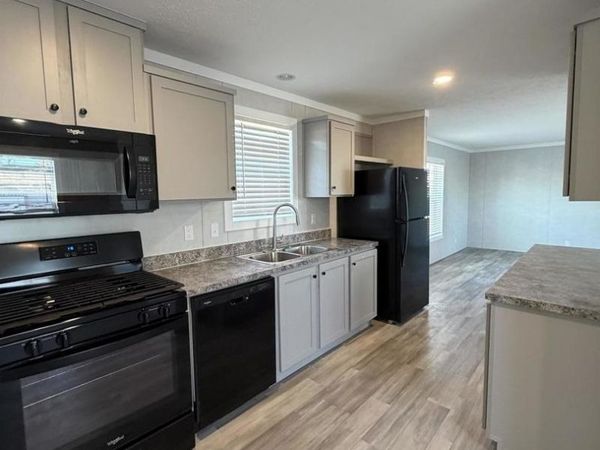 5425 Valley Drive , Unit 42, Bettendorf, IA 52722