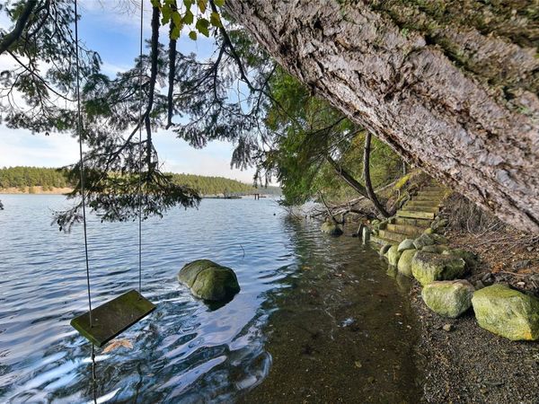706 Horton Bay Rd , Mayne Island, BC V0N 2J2