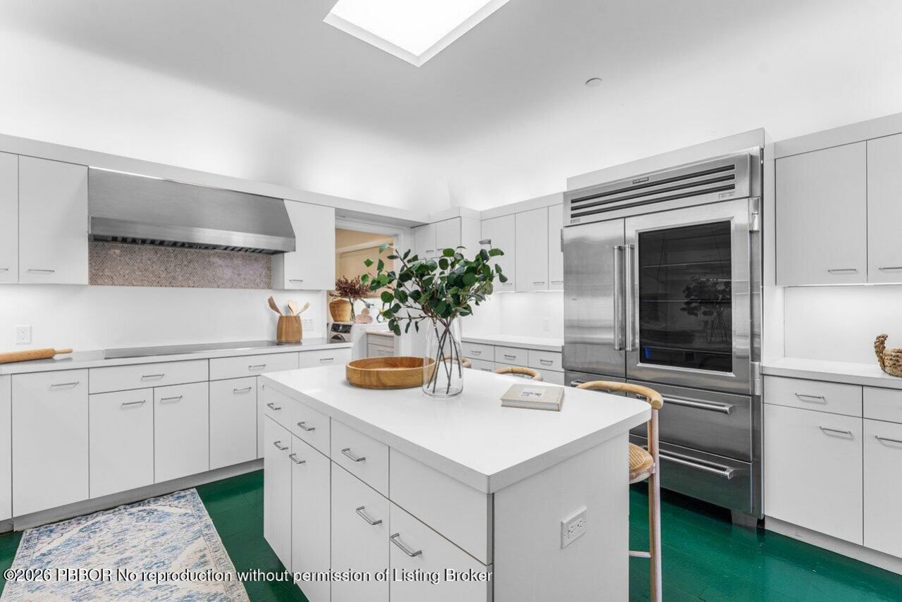 2 N Breakers Row, Unit NPH4, Palm Beach, FL 33480 Photo