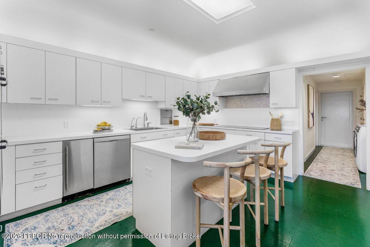 2 N Breakers Row, Unit NPH4, Palm Beach, FL 33480 Photo