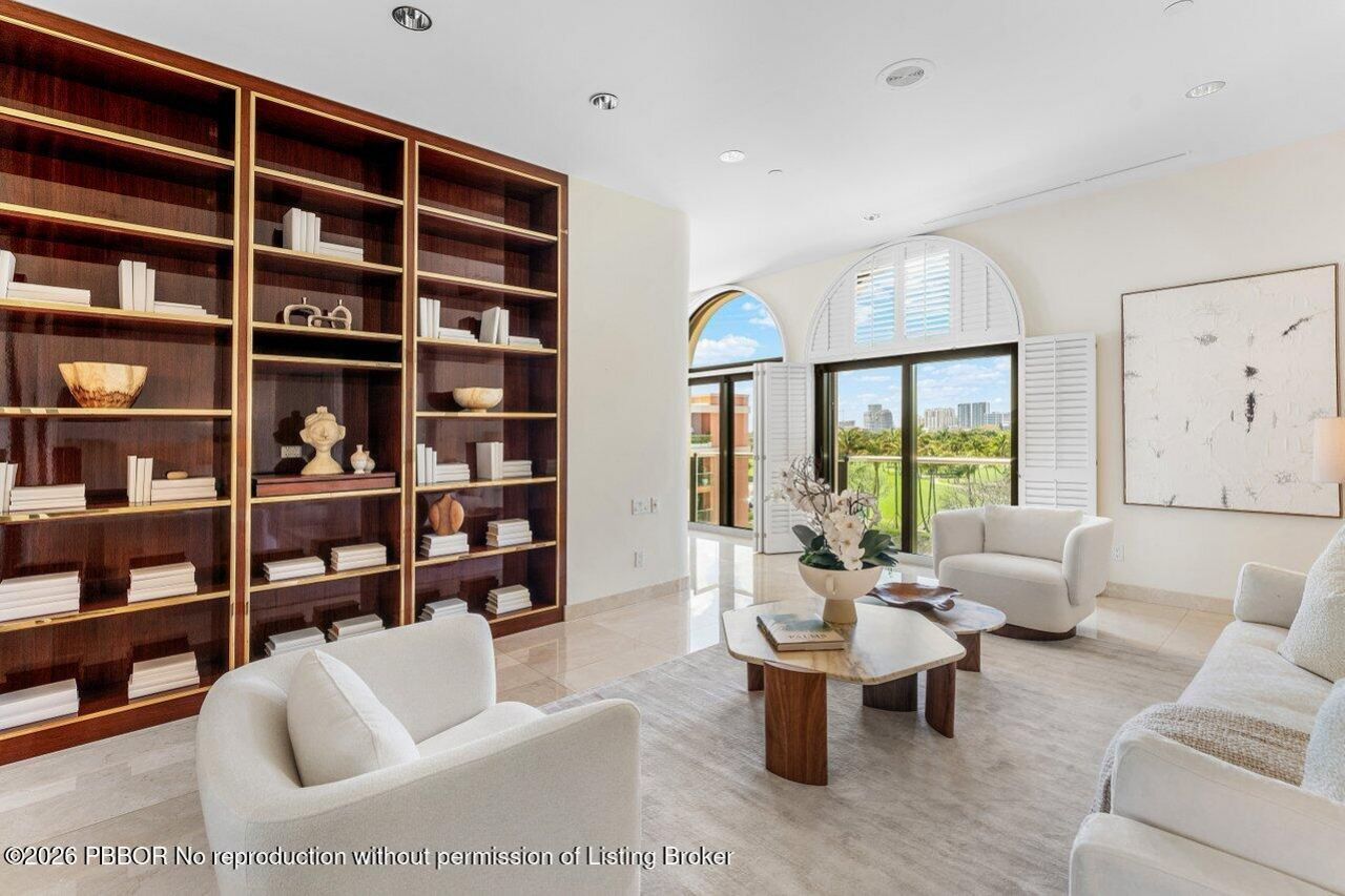 2 N Breakers Row, Unit NPH4, Palm Beach, FL 33480 Photo