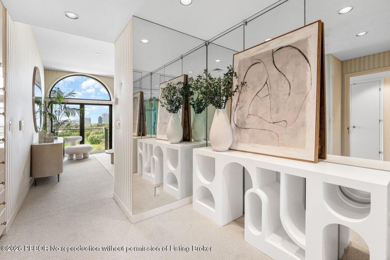 2 N Breakers Row, Unit NPH4, Palm Beach, FL 33480 Photo