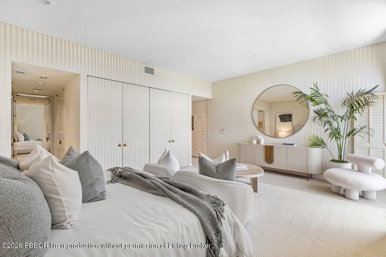 2 N Breakers Row, Unit NPH4, Palm Beach, FL 33480 Photo