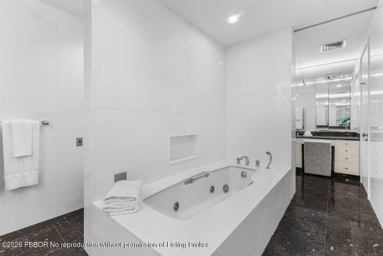 2 N Breakers Row, Unit NPH4, Palm Beach, FL 33480 Photo