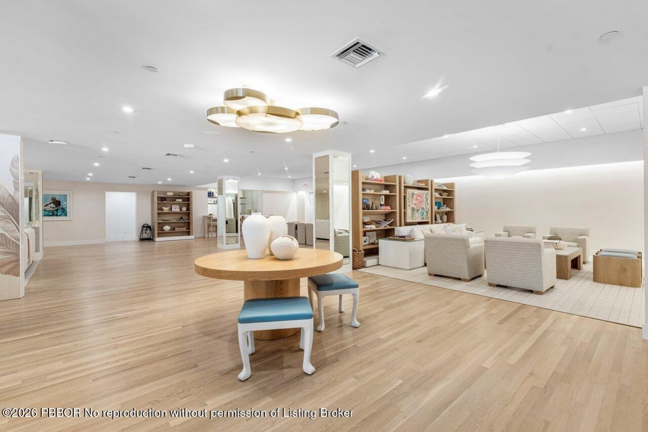 2 N Breakers Row, Unit NPH4, Palm Beach, FL 33480 Photo