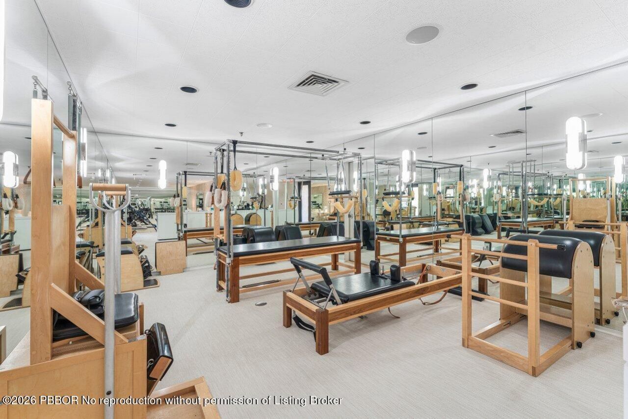 2 N Breakers Row, Unit NPH4, Palm Beach, FL 33480 Photo
