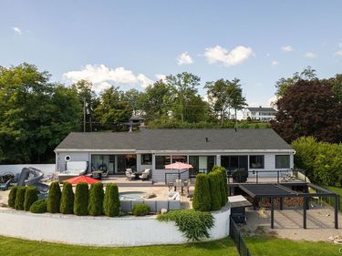 3104 W Lake Road, Skaneateles, NY 13035