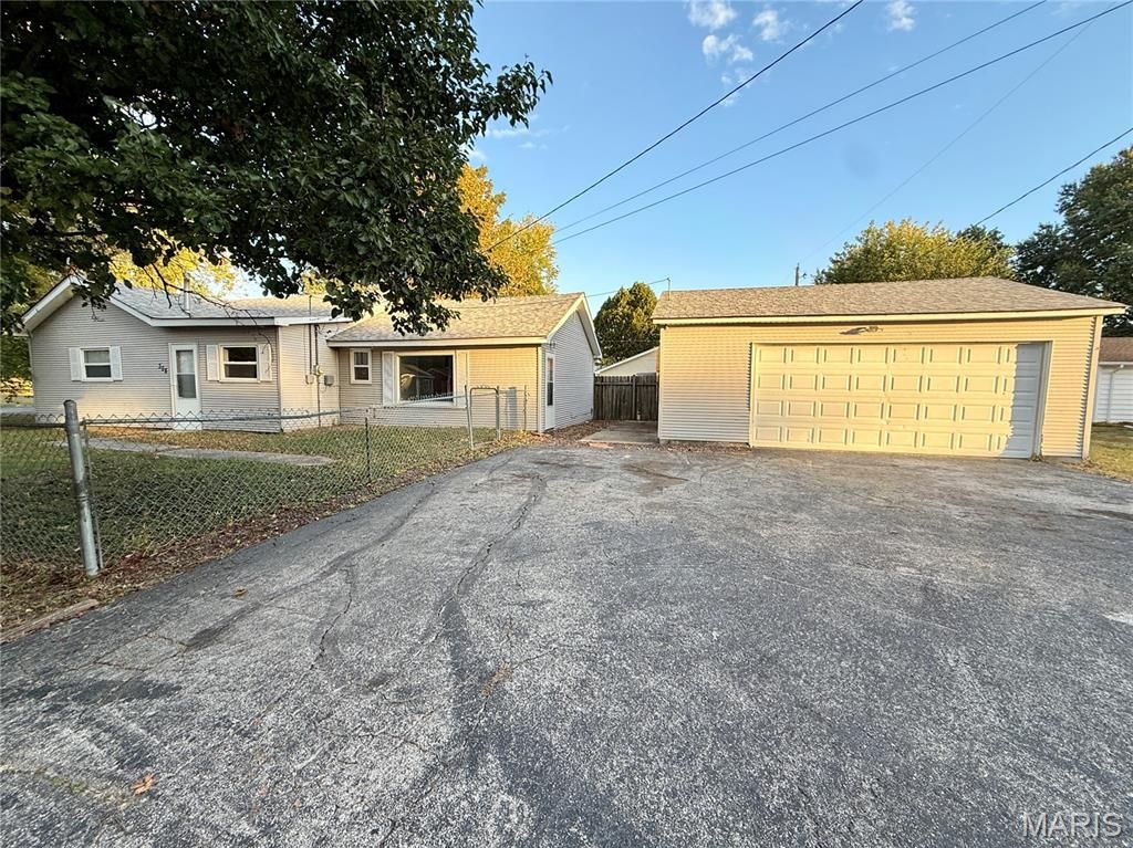 308 Indiana Avenue , South Roxana, IL 62087 Main Photo