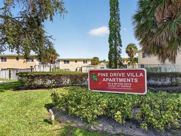 901 Pine Drive, Unit 10, Pompano Beach, FL 33060
