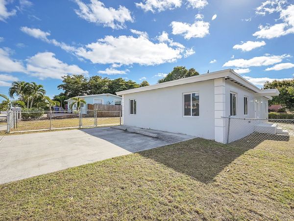 1157 W 36TH Street, Unit 2, Riviera Beach, FL 33404