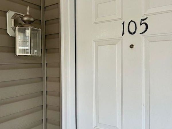 1131 ROBIN HOOD CT, Unit 105, ROCKINGHAM, VA 22801