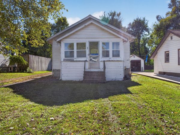 329 E South Street, Jackson, MI 49203
