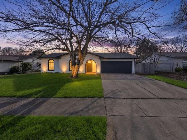 521 Ann Lois Lane, Burleson, TX 76028