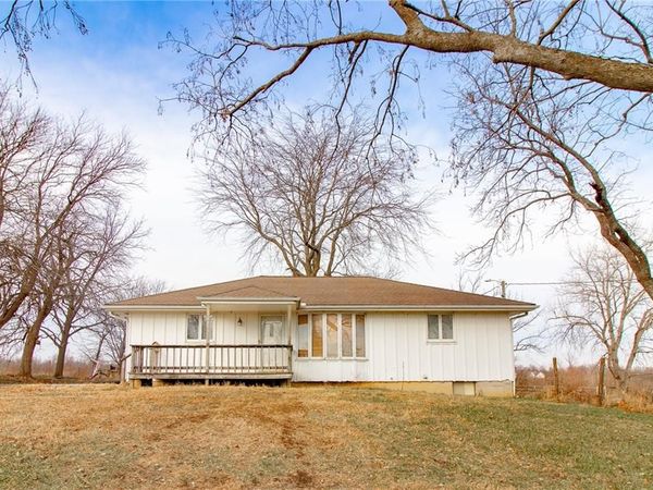 831 SW 500th Road, Holden, MO 64040