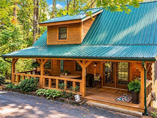 1906 Orchard Dr , Sevierville, TN 37876
