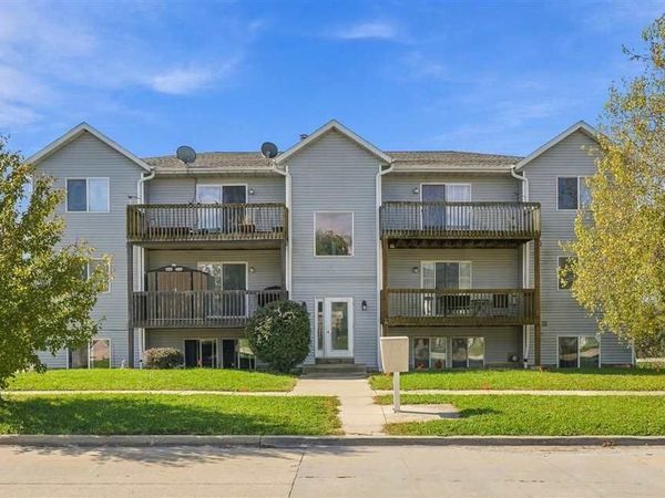 405 James Blvd, Unit 2, Oxford, IA 52322