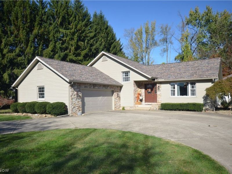3805 Lake Vista Road, Akron, OH 44319 Photo 1