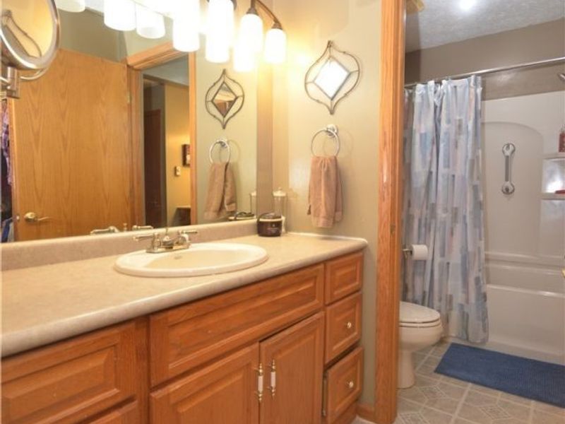 3805 Lake Vista Road, Akron, OH 44319 Photo 28