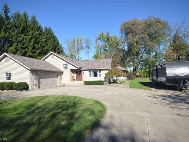 3805 Lake Vista Road, Akron, OH 44319 Photo 3