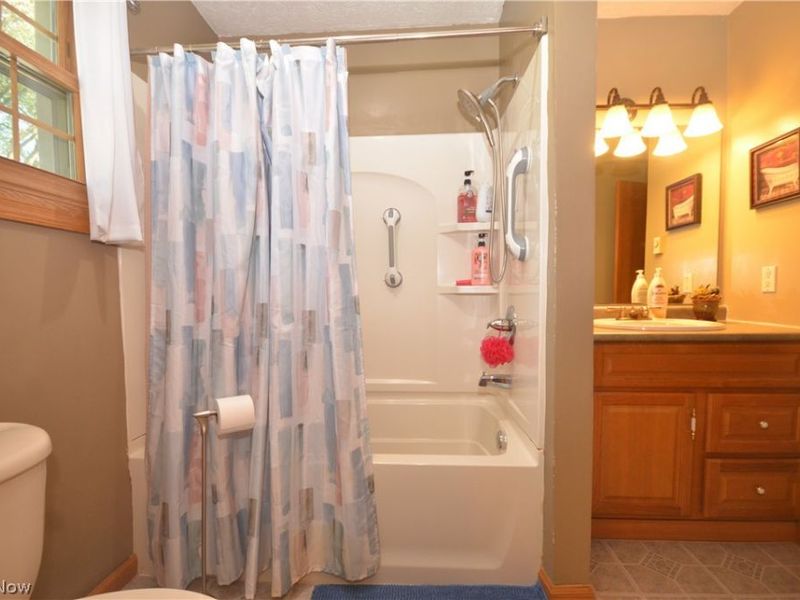 3805 Lake Vista Road, Akron, OH 44319 Photo 30