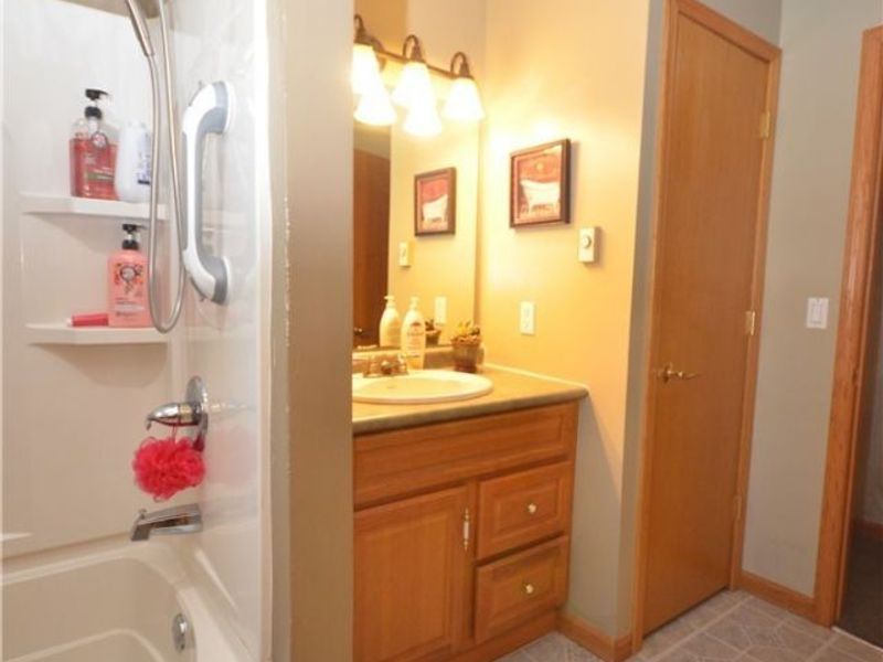 3805 Lake Vista Road, Akron, OH 44319 Photo 32