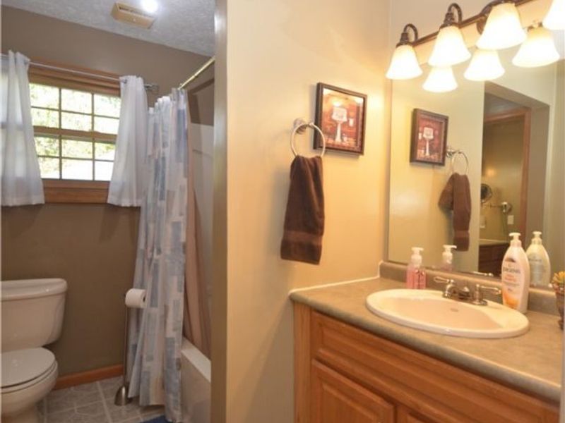 3805 Lake Vista Road, Akron, OH 44319 Photo 33
