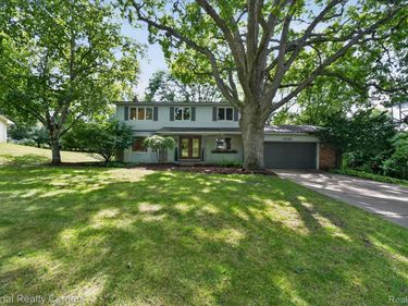 4245 Normanwood, West Bloomfield Township, Mi 48323