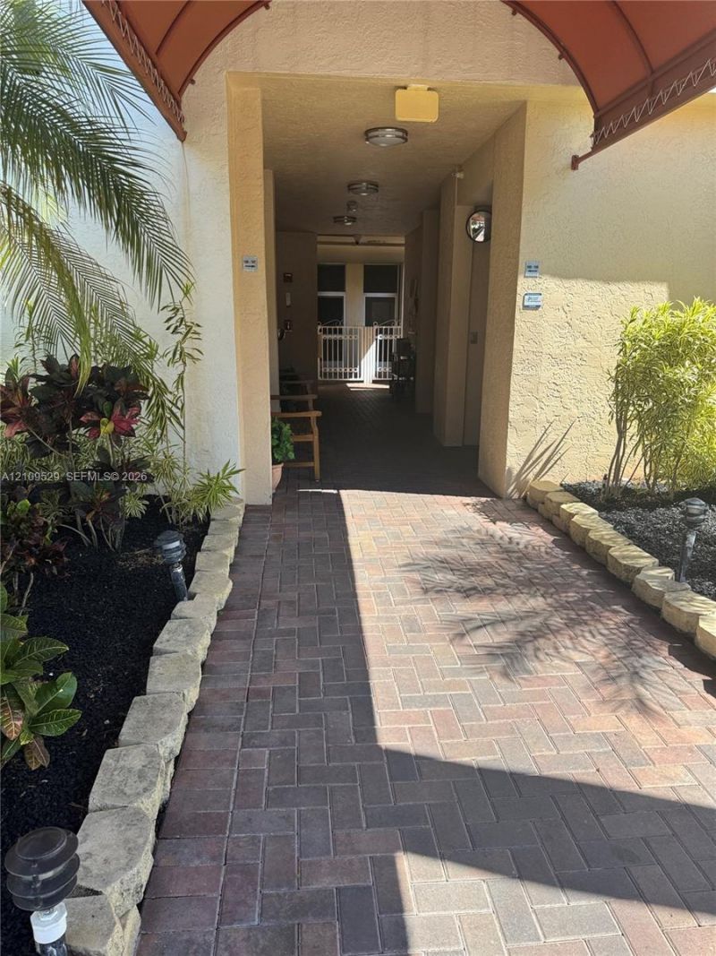7775 Yardley Dr , Unit 108, Tamarac, FL 33321 Photo