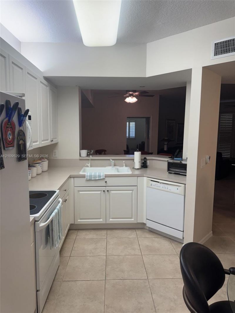 7775 Yardley Dr , Unit 108, Tamarac, FL 33321 Photo